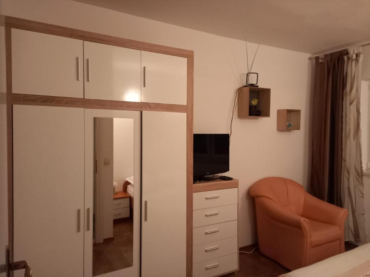 Jelena Apartment Omiš Екстериор снимка