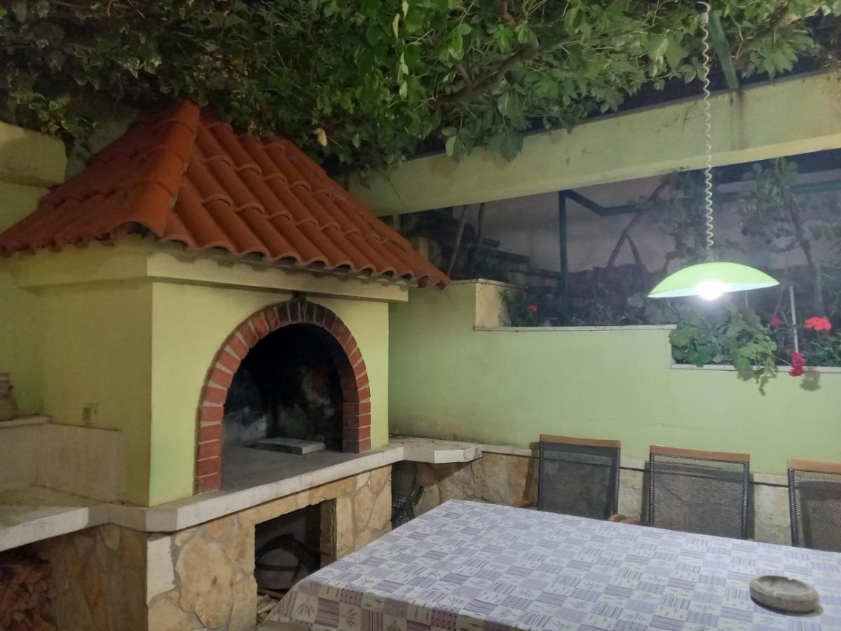 Jelena Apartment Omiš Екстериор снимка