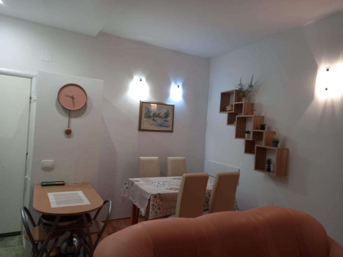 Jelena Apartment Omiš Екстериор снимка