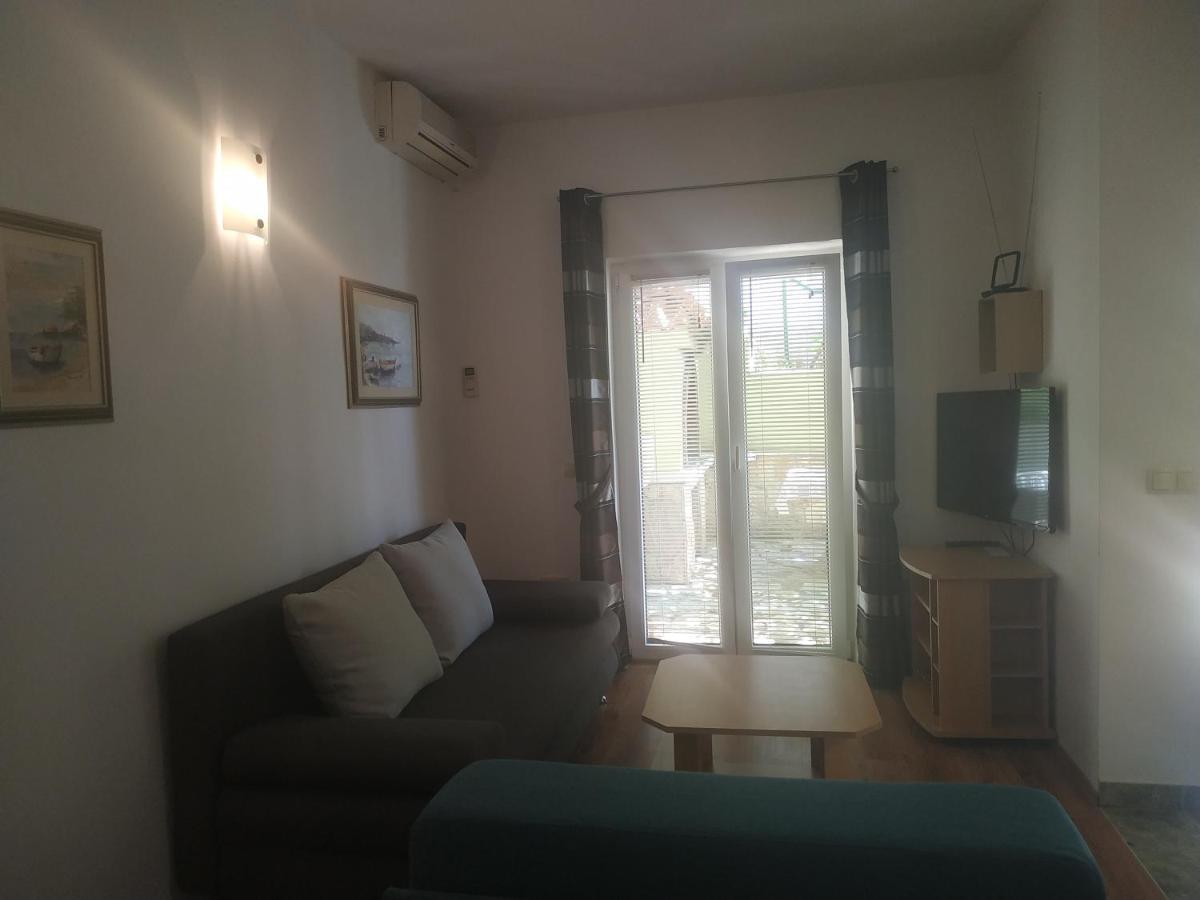 Jelena Apartment Omiš Екстериор снимка