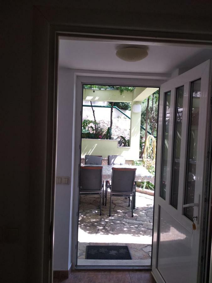 Jelena Apartment Omiš Екстериор снимка